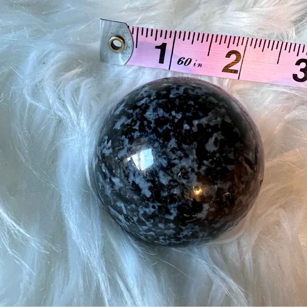 Merlinite - Picture 2 of 4